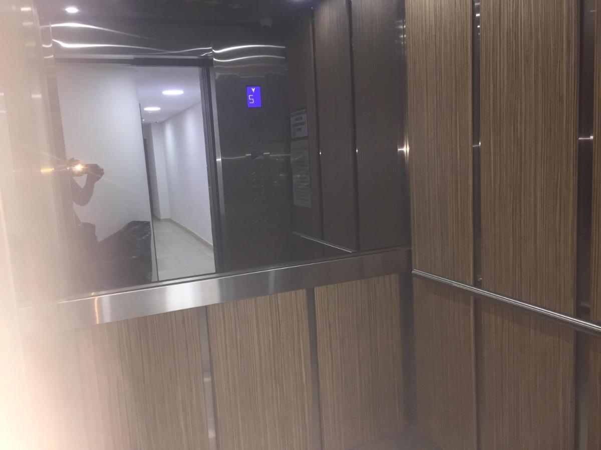 Nuevo, Moderno , Elegante Y Muy Bien Ubicado , En Laureles * Medellín