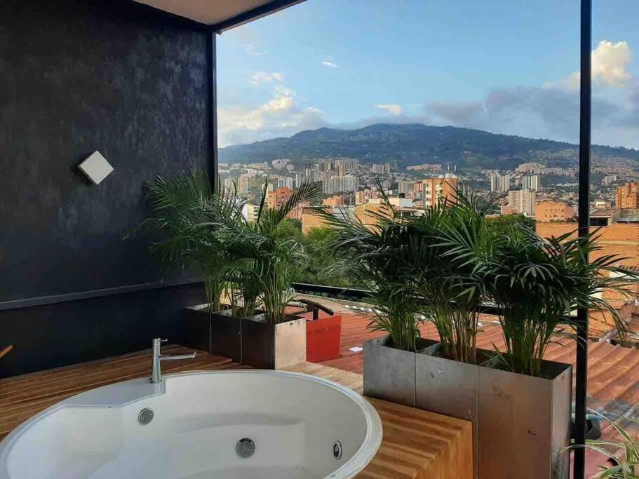 Lux Penthouse Getaway Views Hot Tub Sauna
