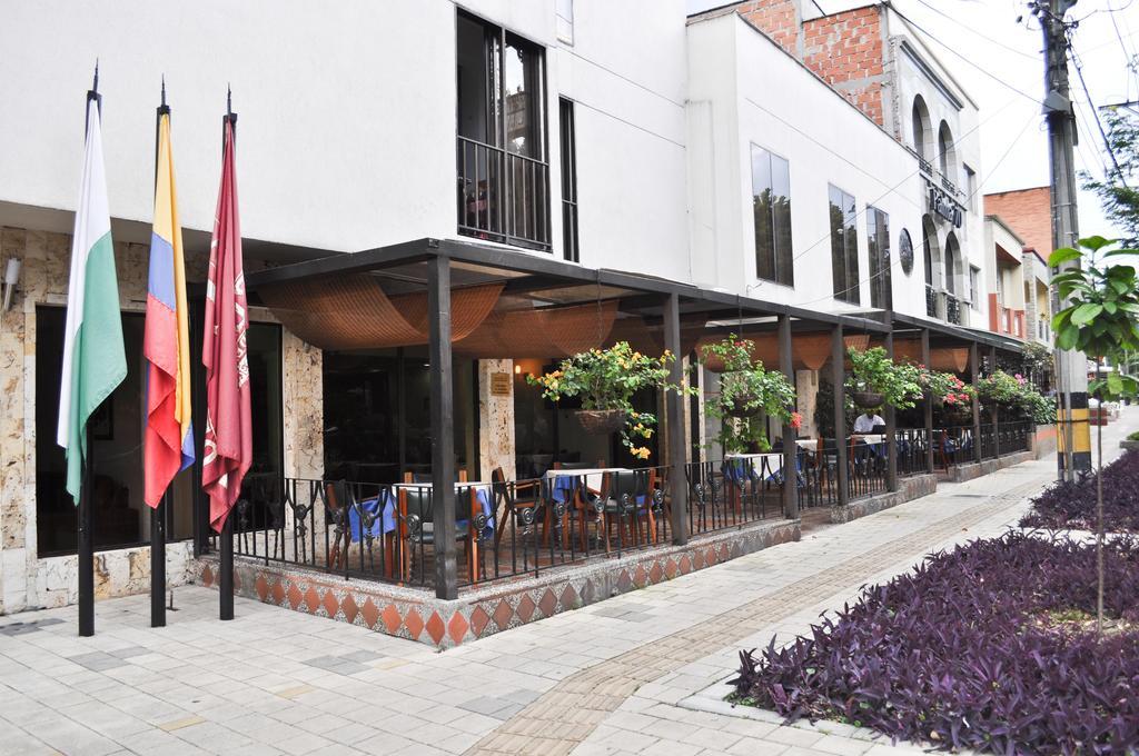 Laureles 70 3*