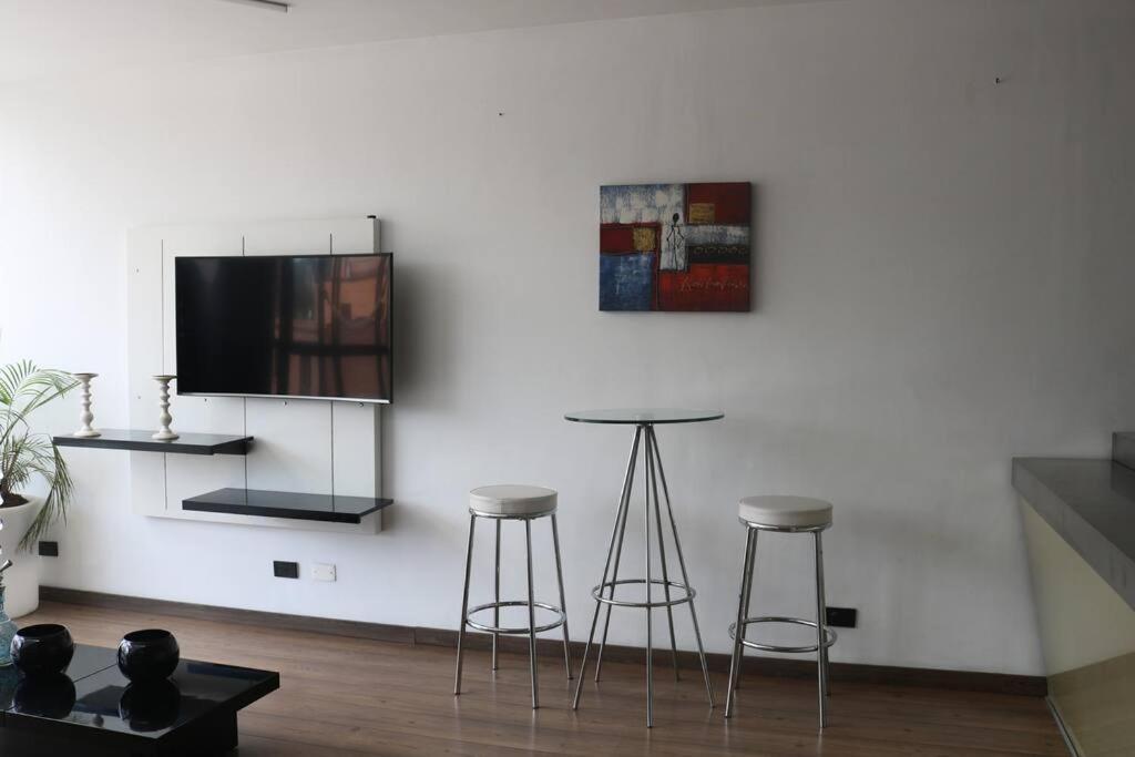 Lux Penthouse Getaway Views Hot Tub Sauna Apartamento