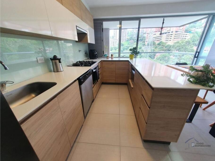 Apartment Moderno En El Corazon Del Poblado