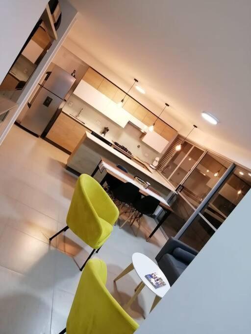 Apartment Moderno En El Corazon Del Poblado *
