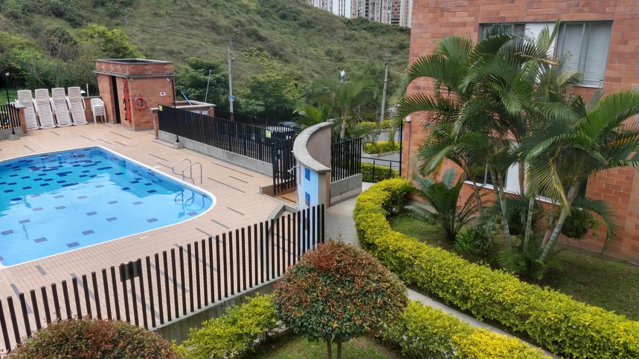 Apartamento Amoblado Altos De Calasanz Apartamento