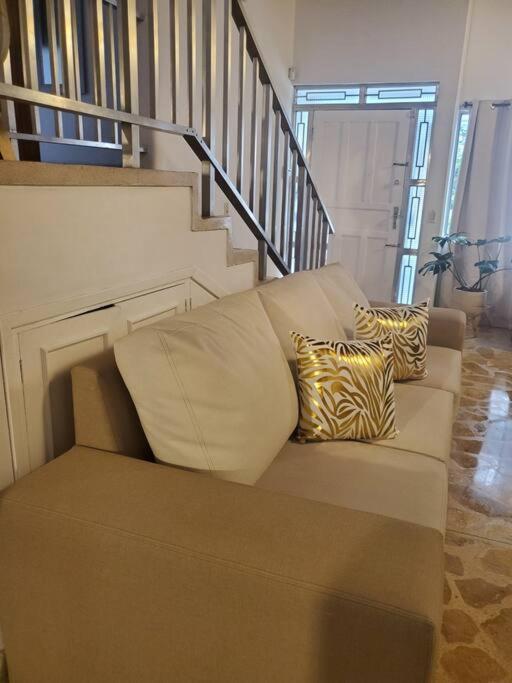 Сasa de vacaciones Private House 3bdr Private Entrance Garage 6 People