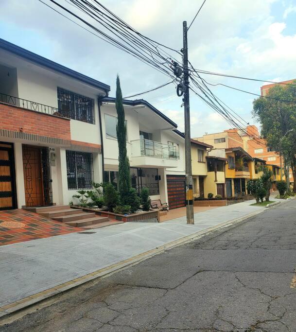 Private House 3bdr Private Entrance Garage 6 People * Medellín
