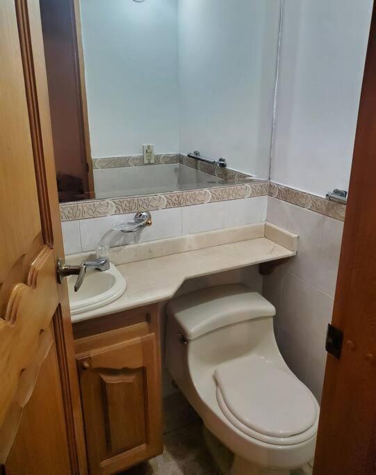 Сasa de vacaciones Private House 3bdr Private Entrance Garage 6 People *
