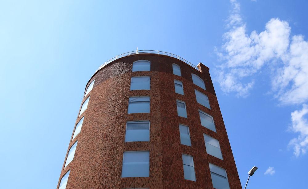 Hotel El Portón De San Joaquin 3*