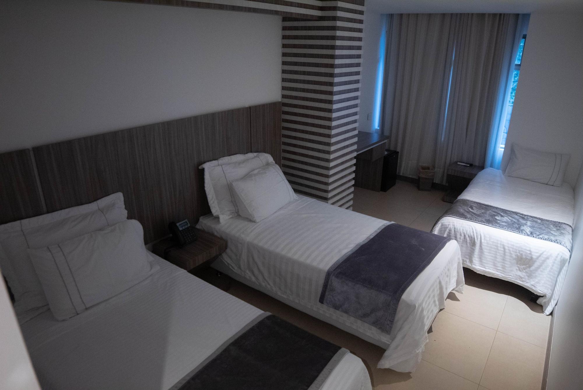 Park 42 Apartasuites 3* Medellín