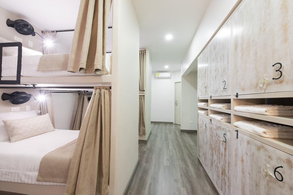 Vibes Hostal *