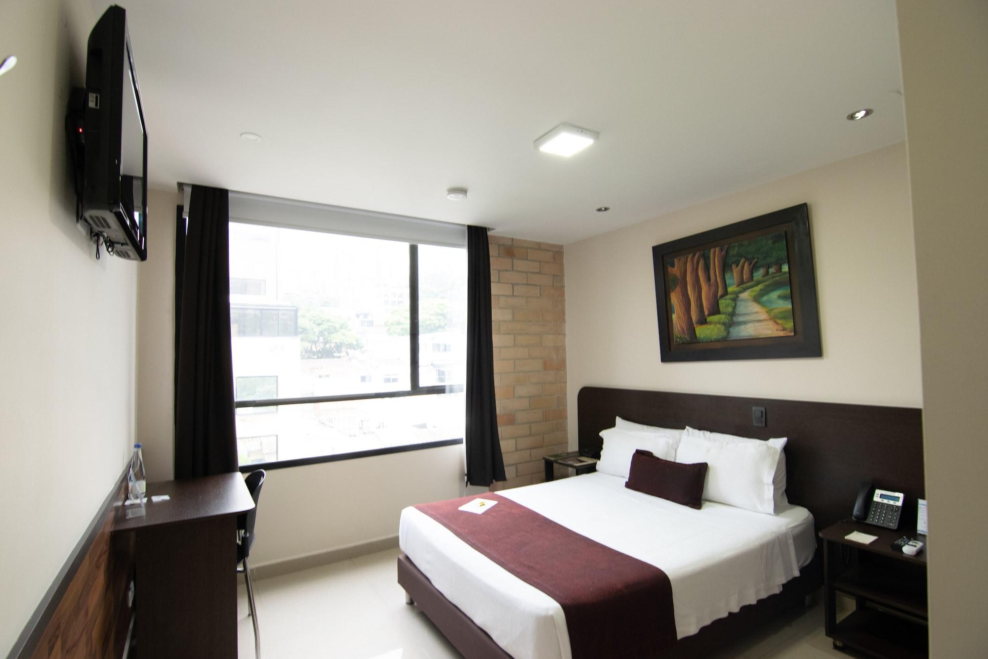 Acqua Hotel 3*