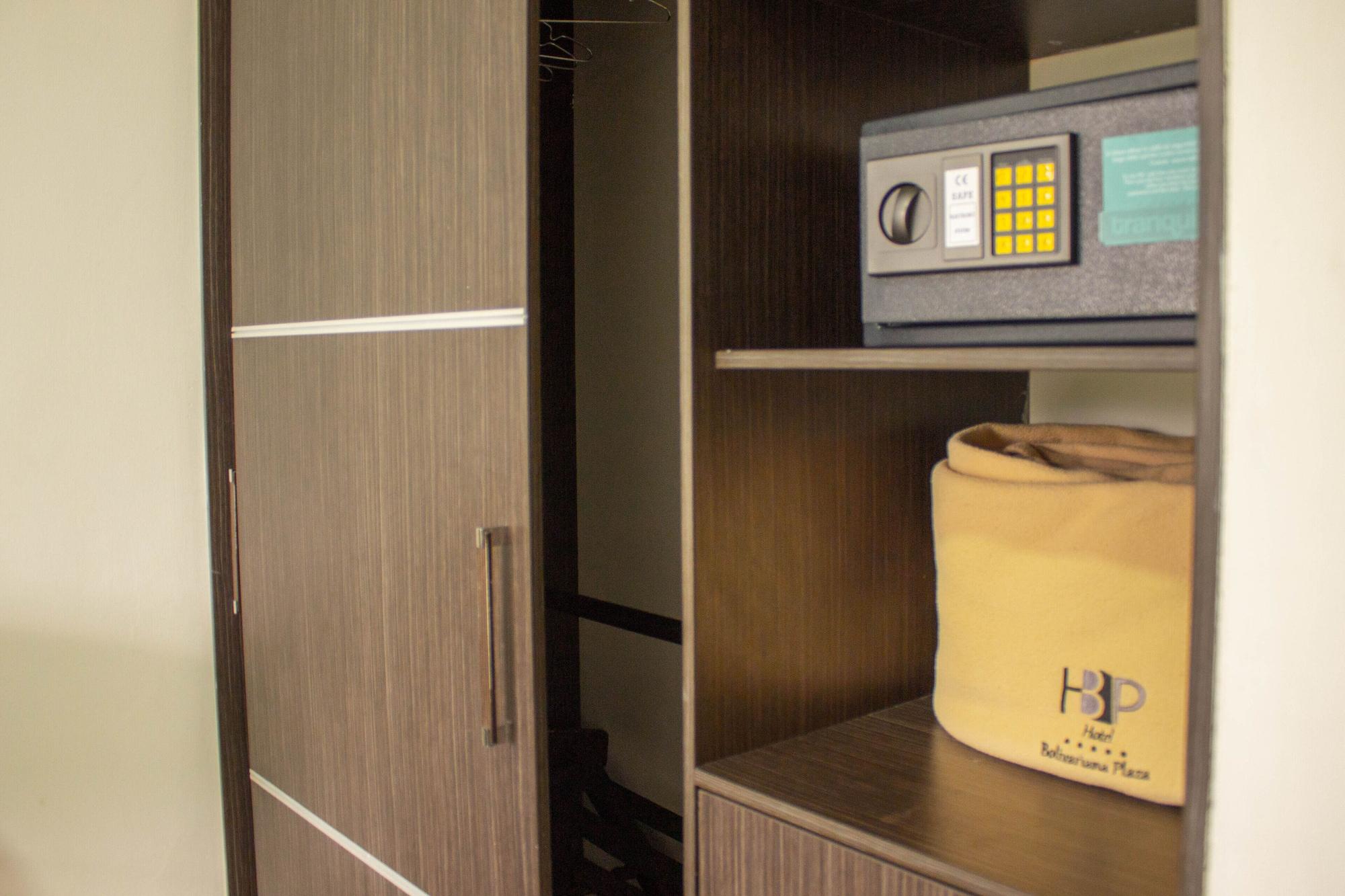 Bolivariana Plaza Hotel Medellín