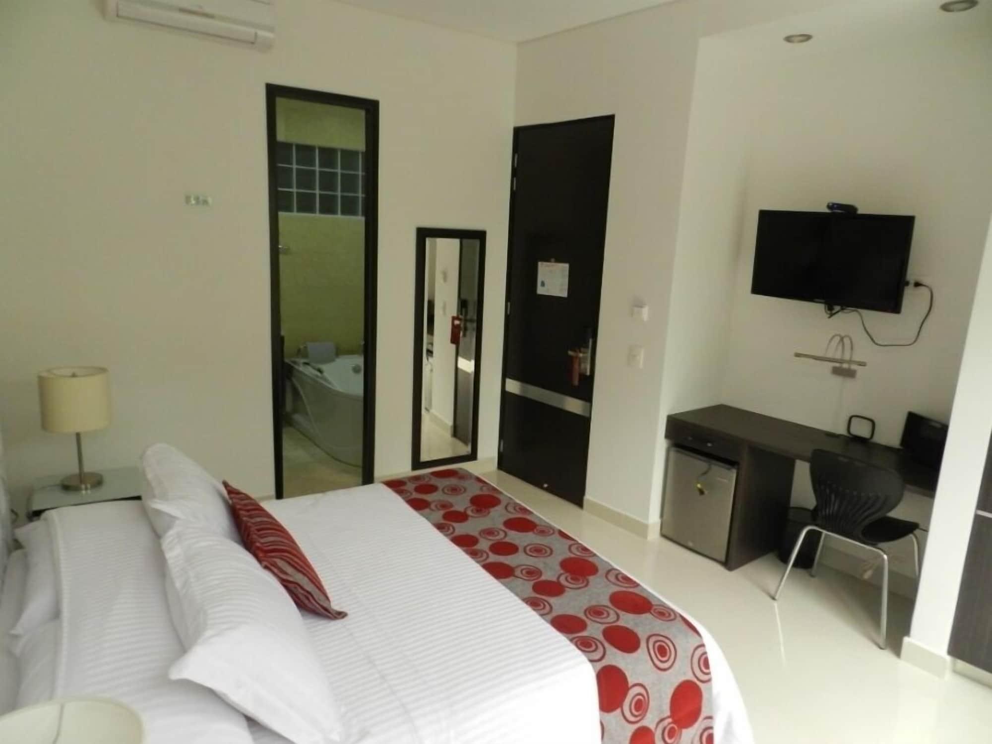 Hotel Bolivariana Plaza 4*