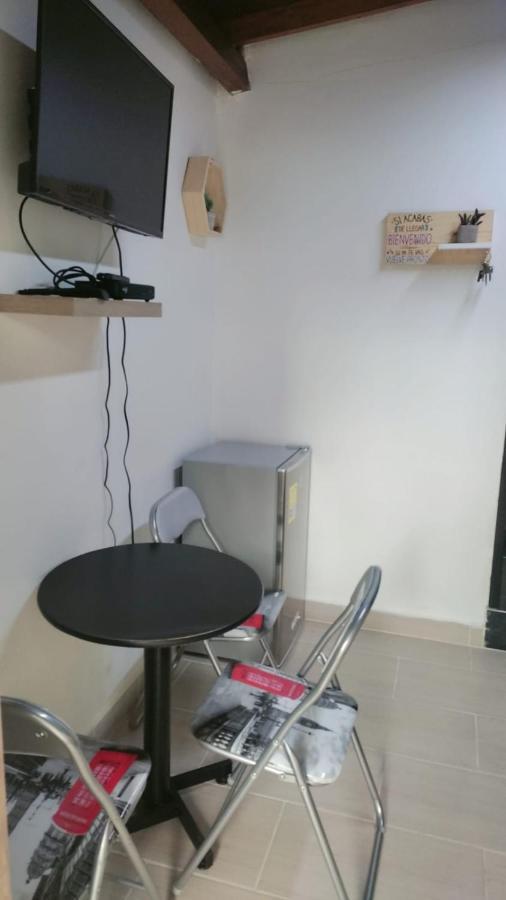 Amoblada Sector Laureles-estadio Hasta 3 Personas Santorini Apartamento *