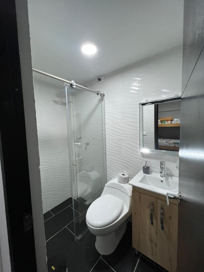 Amoblada Sector Laureles-estadio #1 Madrid Apartamento