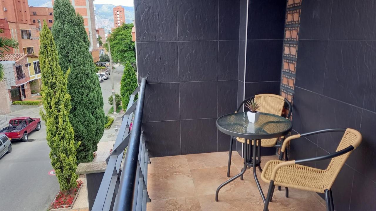 Remodelado Enlaureles 300mbps Internet Apartamento Medellín