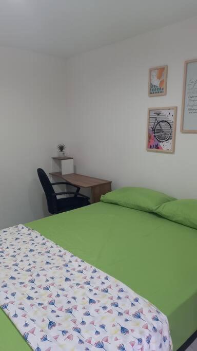 Apartamento Remodelado Enlaureles 300mbps Internet Medellín