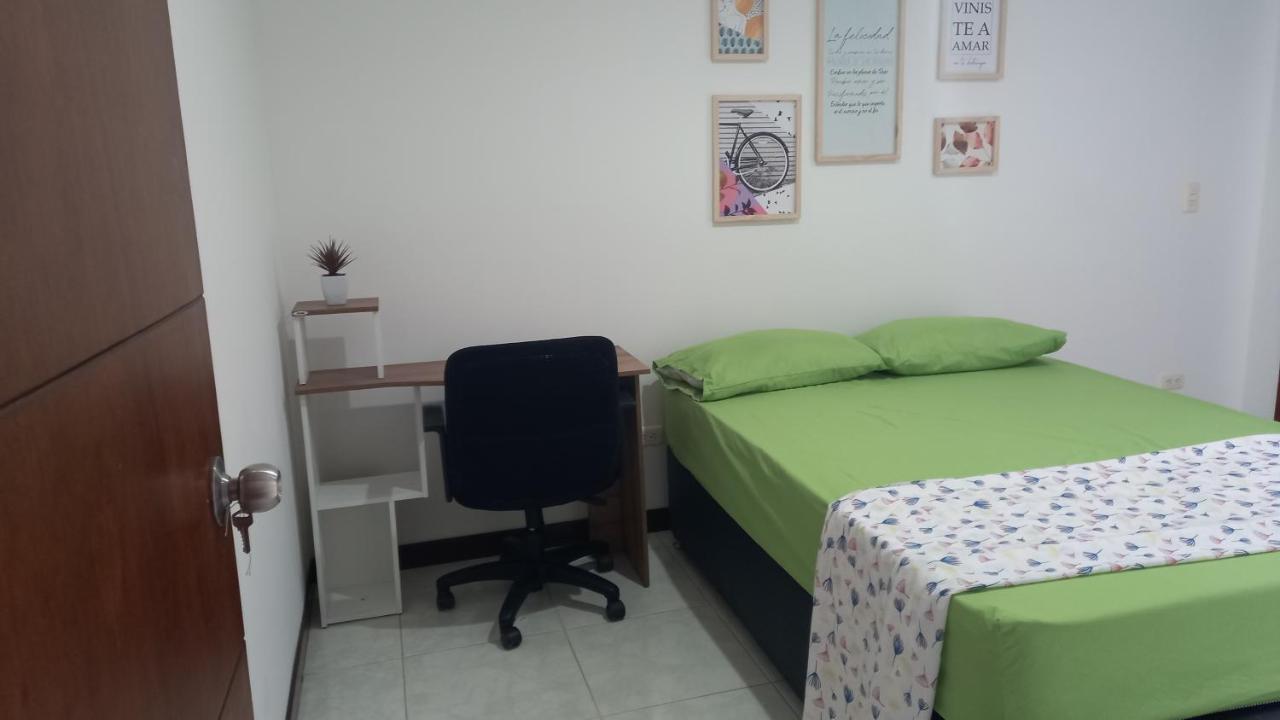 Remodelado Enlaureles 300mbps Internet Apartamento