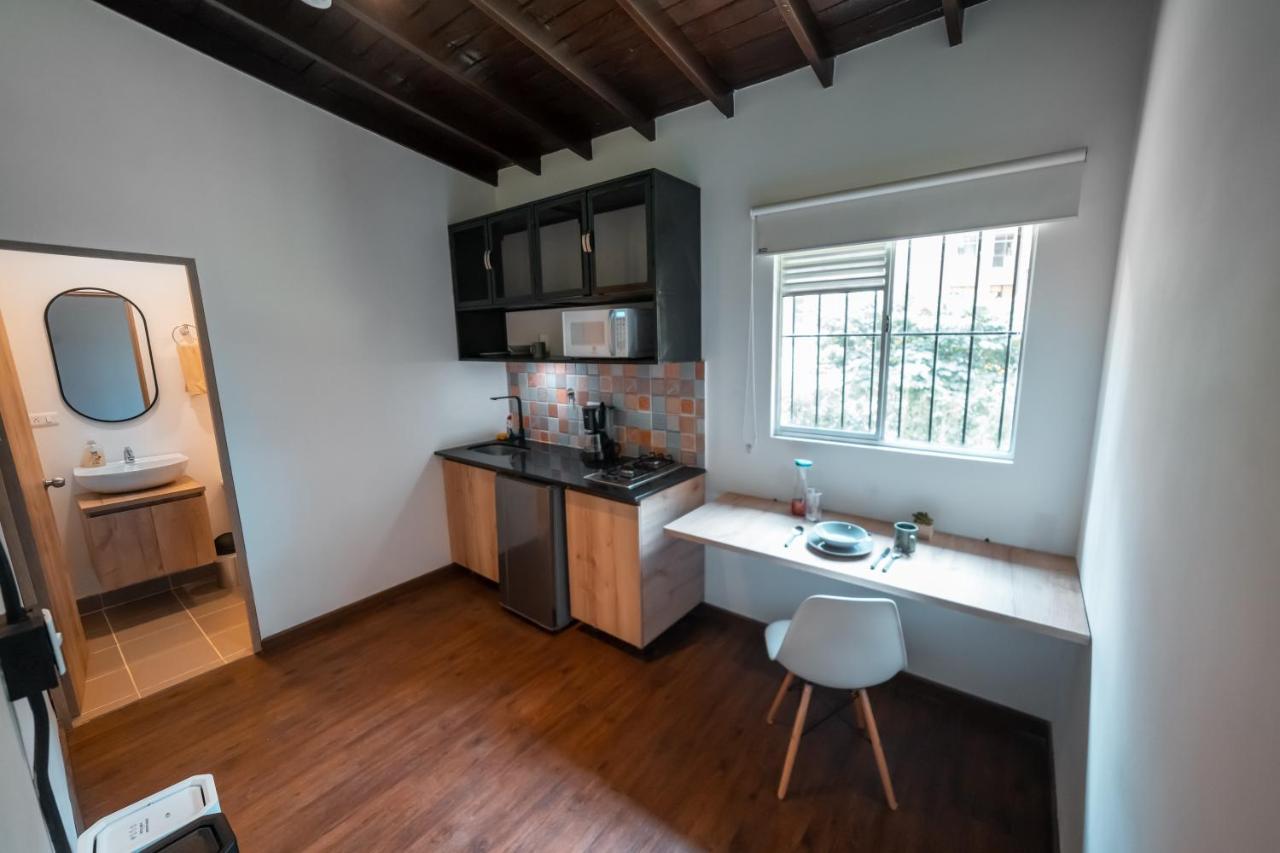 Loft Equipado En Poblado Cerca De Envigado Frn107 By Roots Medellín