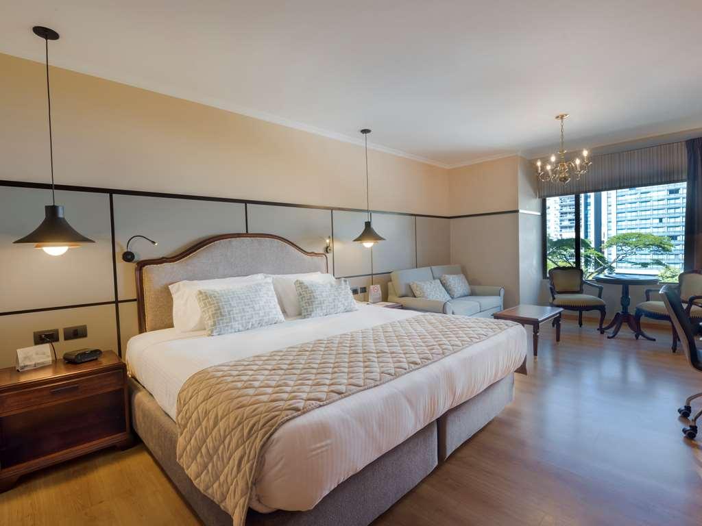 Poblado Plaza 5*