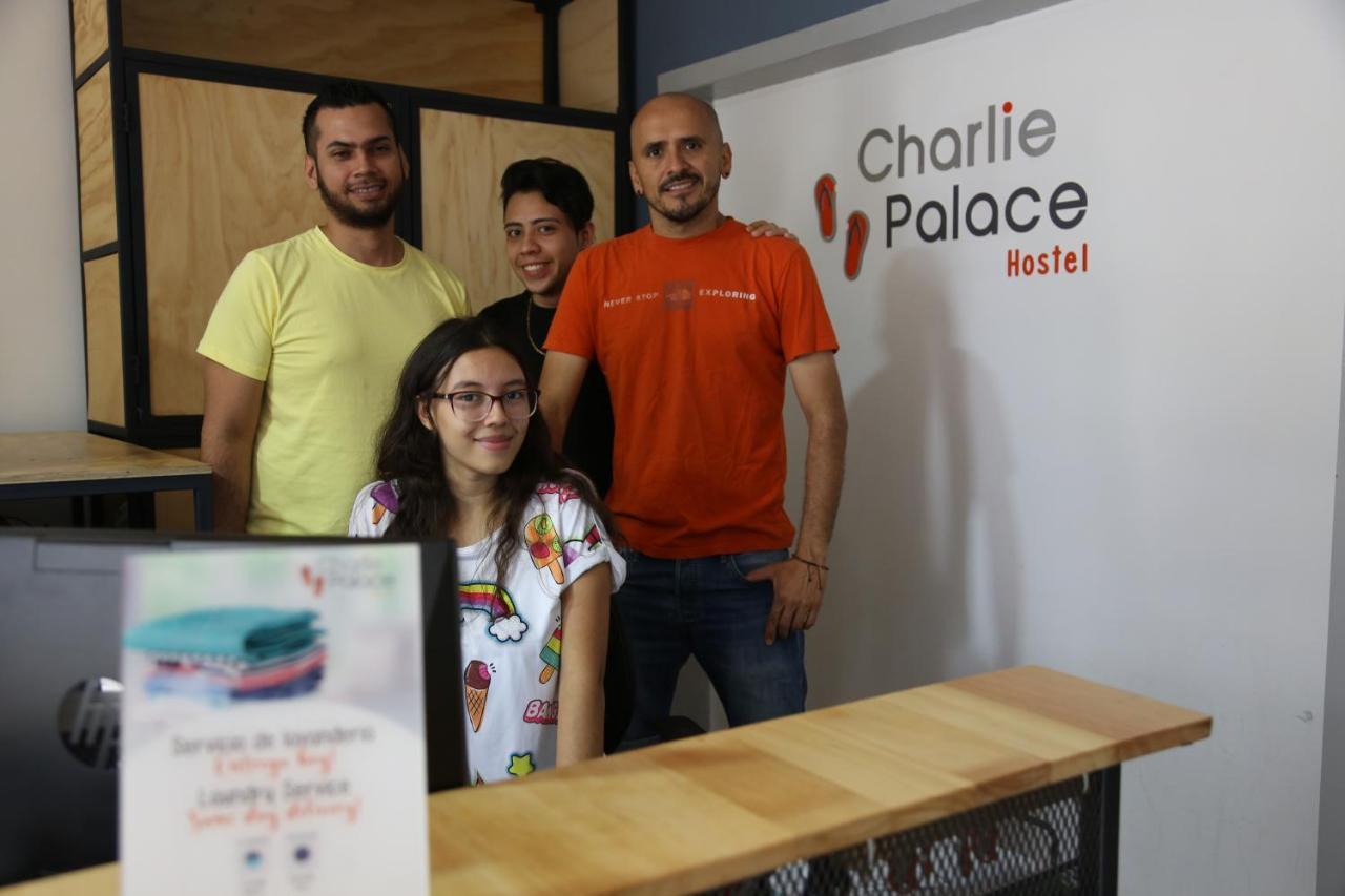 Pensión Charlie Palace *