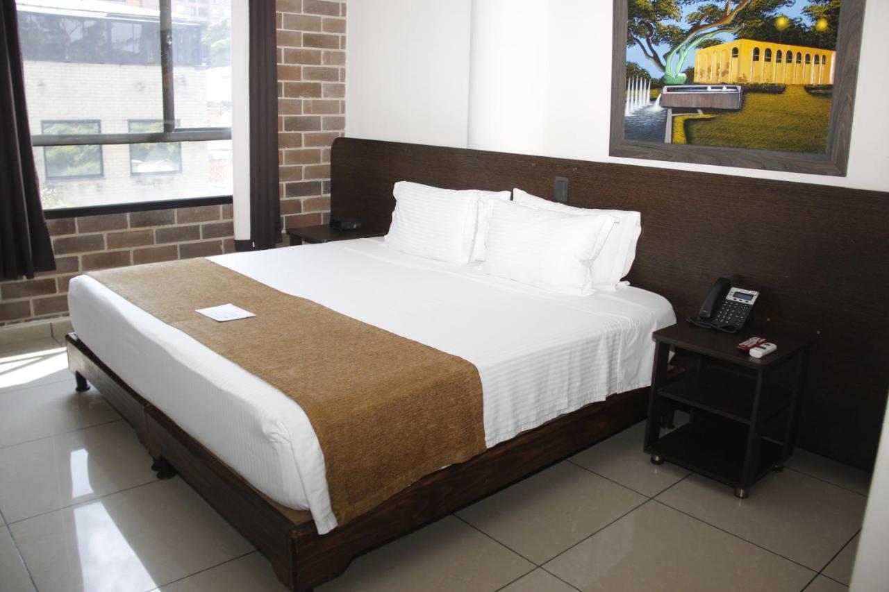 Acqua Hotel 3*