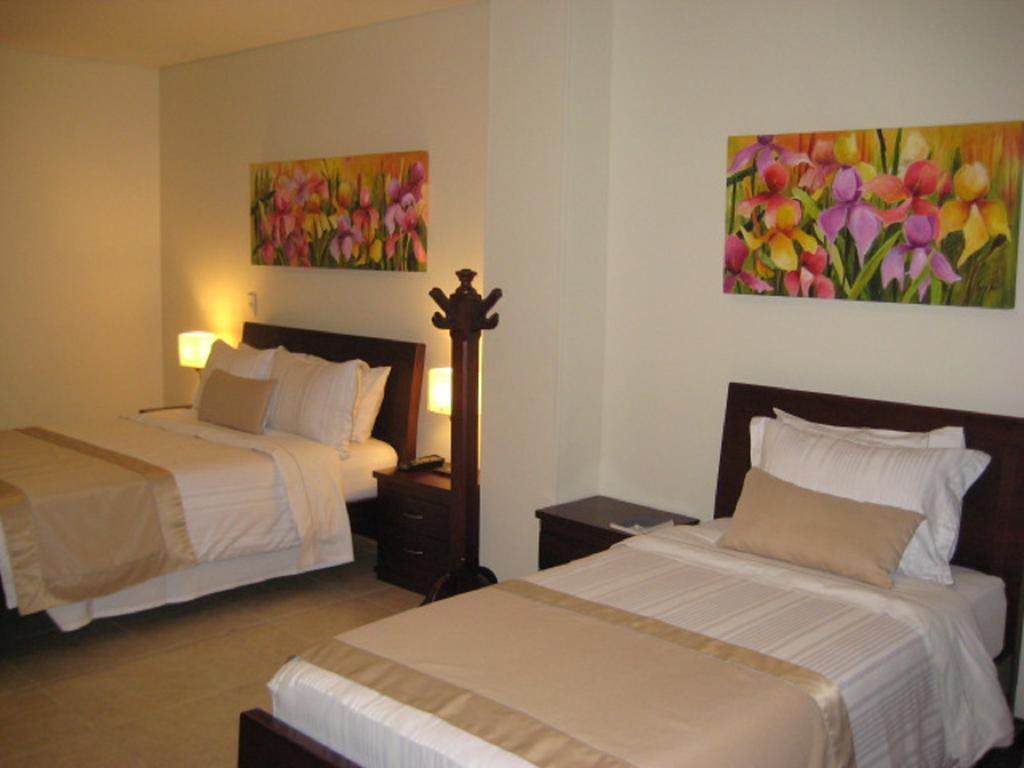 Primavera Plaza Hotel 3*