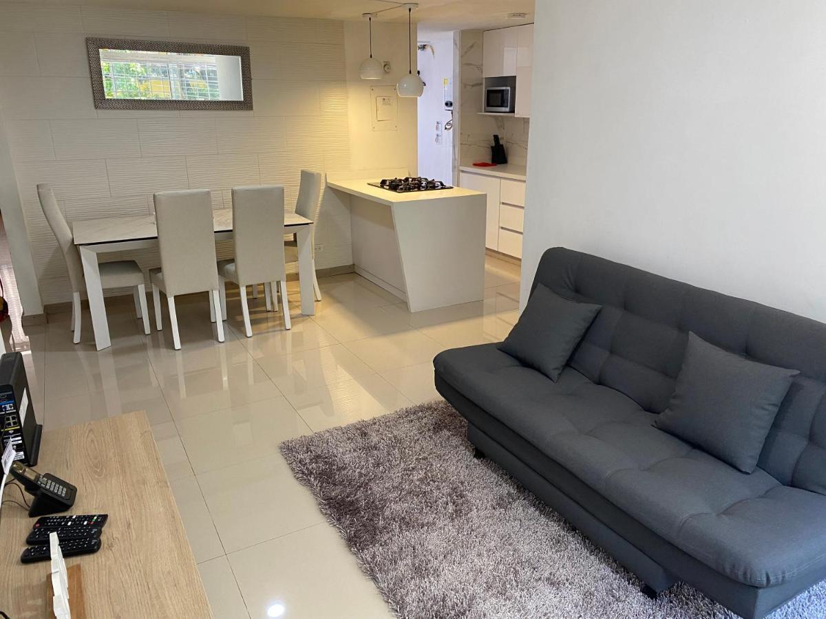 Apartamento De 130 Mts En Laureles Estadio *