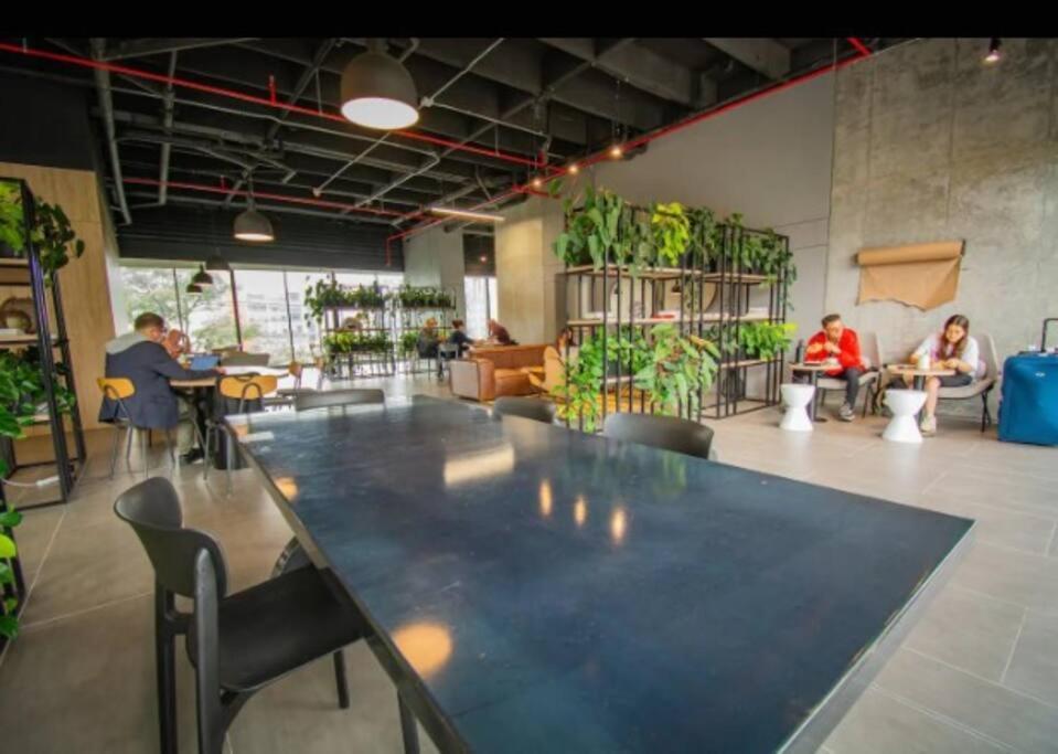 Floor Studio! Poblado, A/c, Coworking, Gym 1416 Apartamento