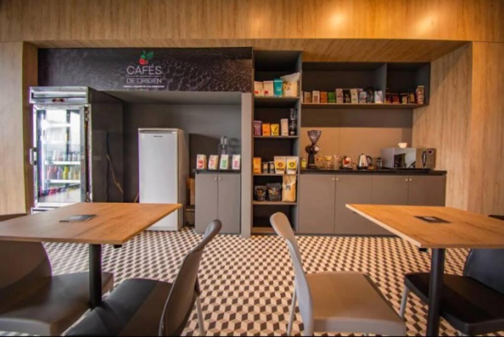 Floor Studio! Poblado, A/c, Coworking, Gym 1416 Apartamento