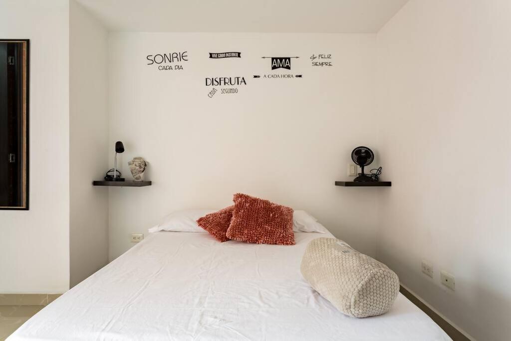 Apartamento Large 3 Bedroom Near Poblado W Free Parking *