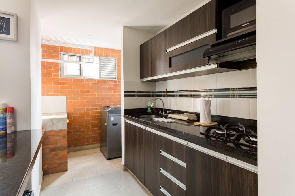 Large 3 Bedroom Near Poblado W Free Parking Medellín