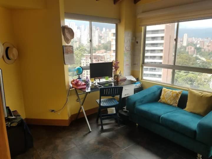 Cómoda Habitación En El Poblado Medellín