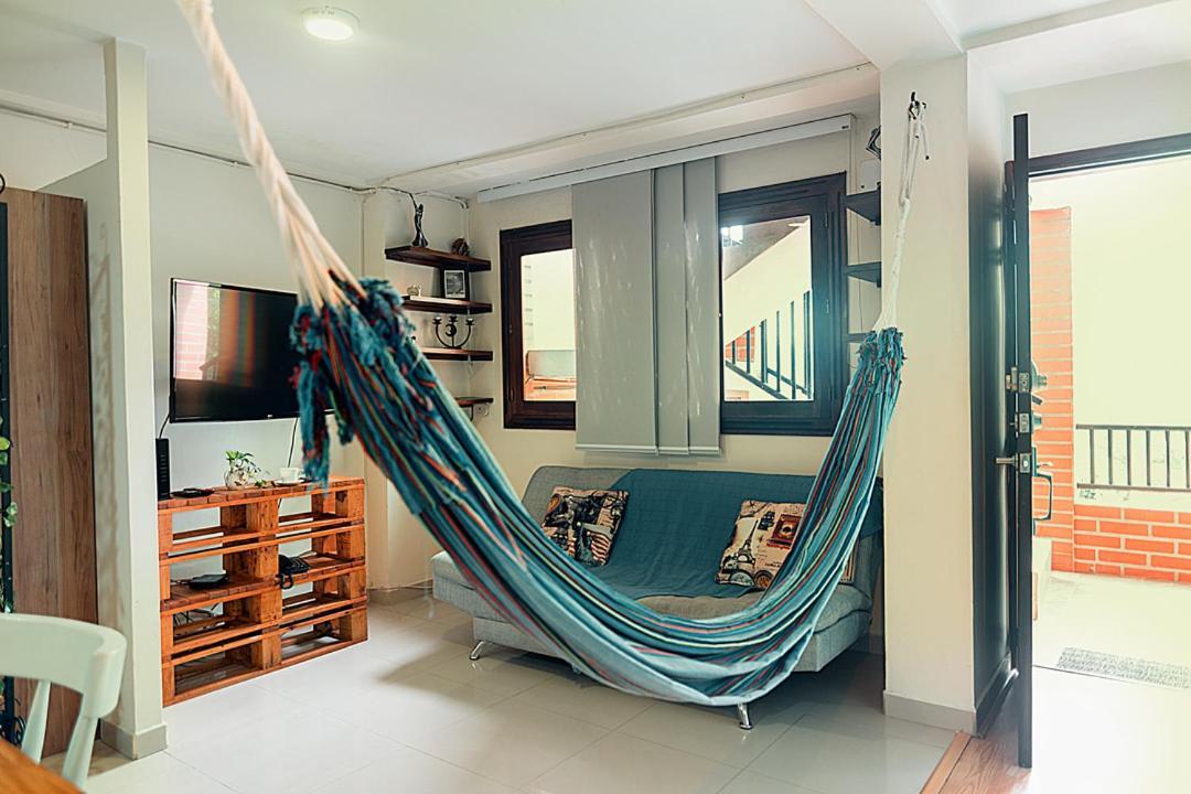 Apartamento Encantador! Con Calor De Hogar!! *