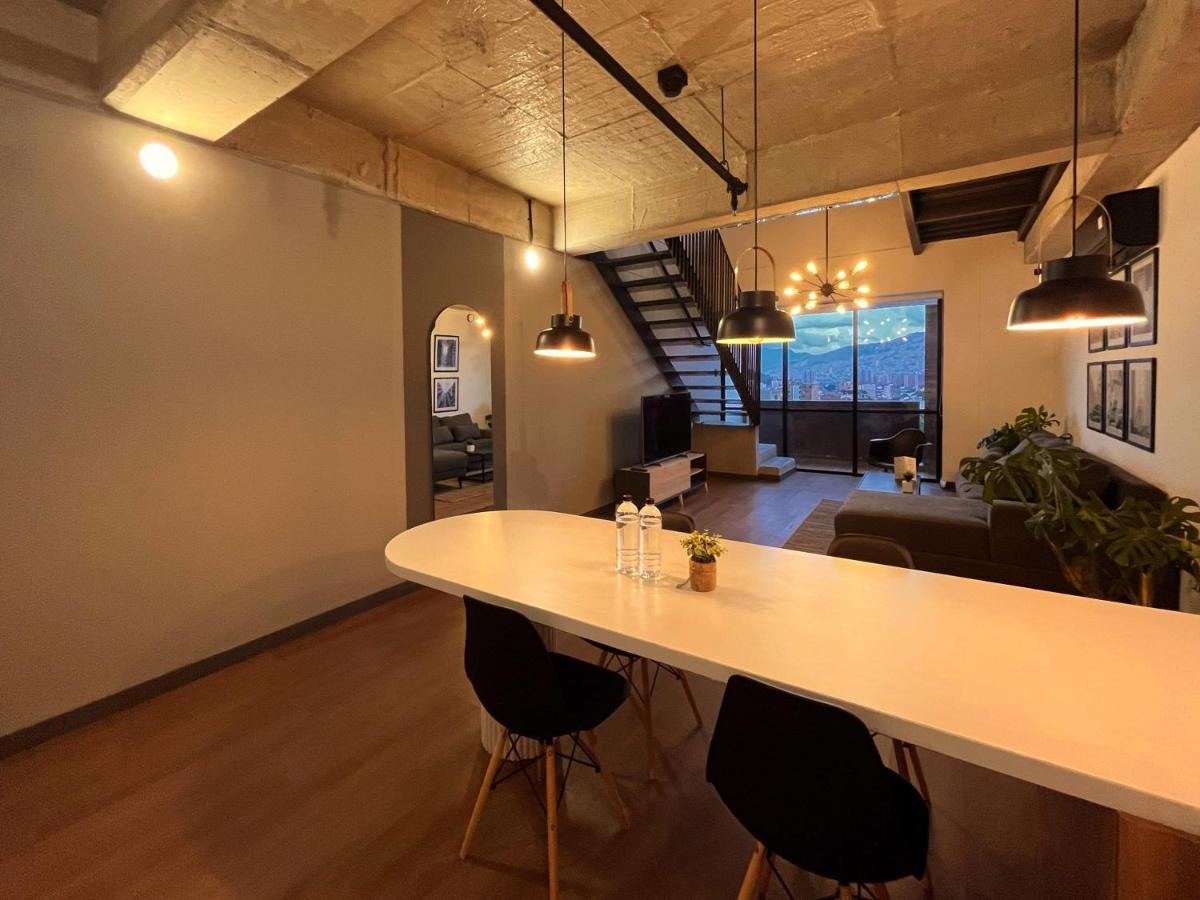 Stunning Duplex In Laureles