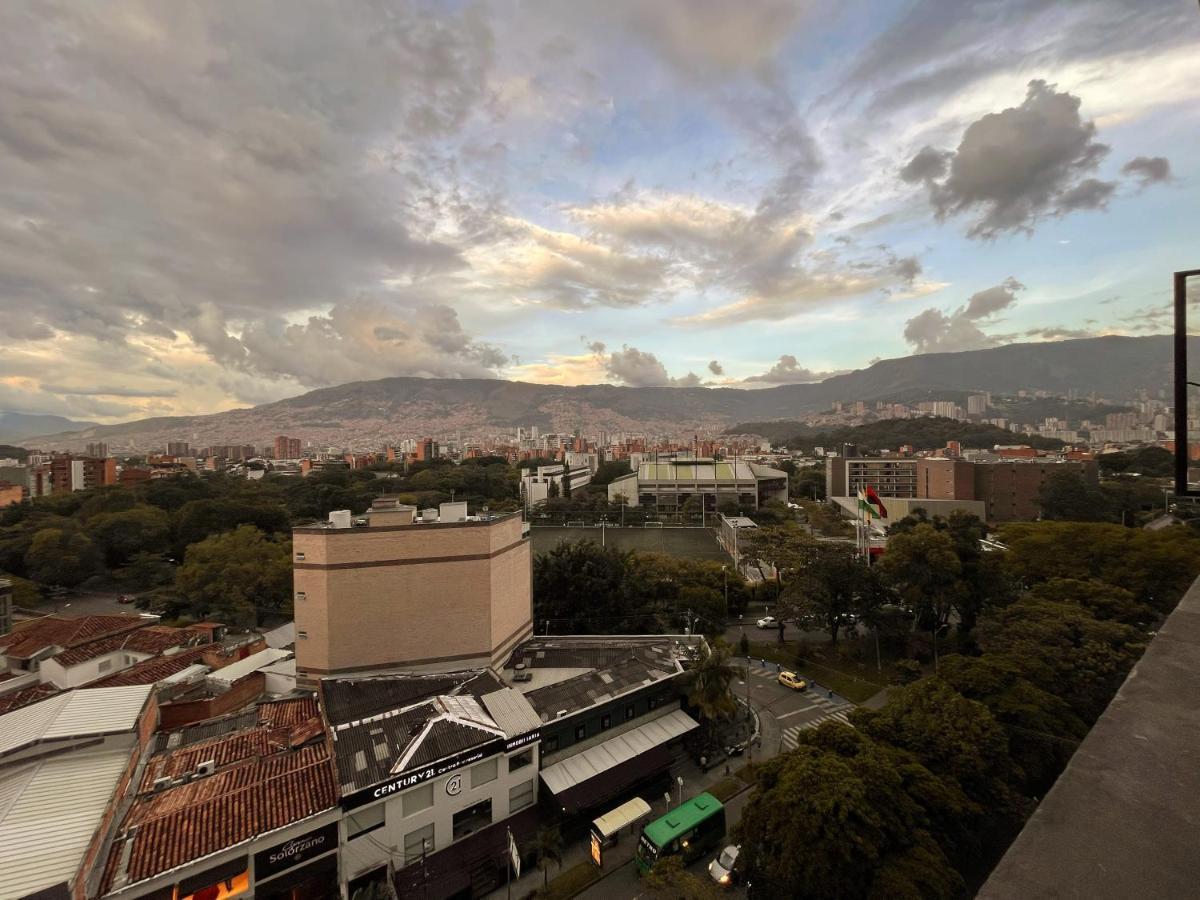Stunning Duplex In Laureles * Medellín