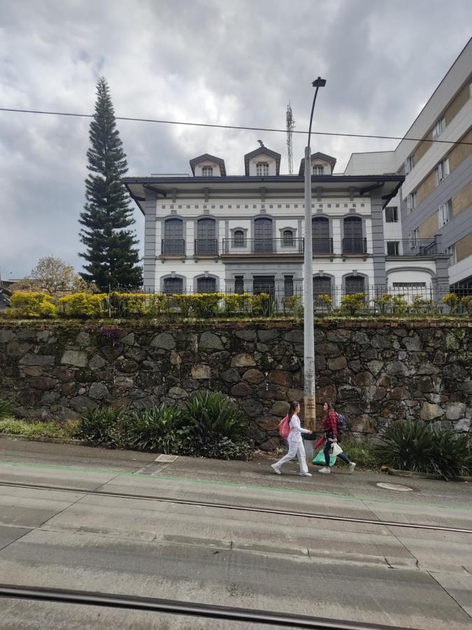 Hermoso Apartaestudio Calle Del Tranvía Medellín