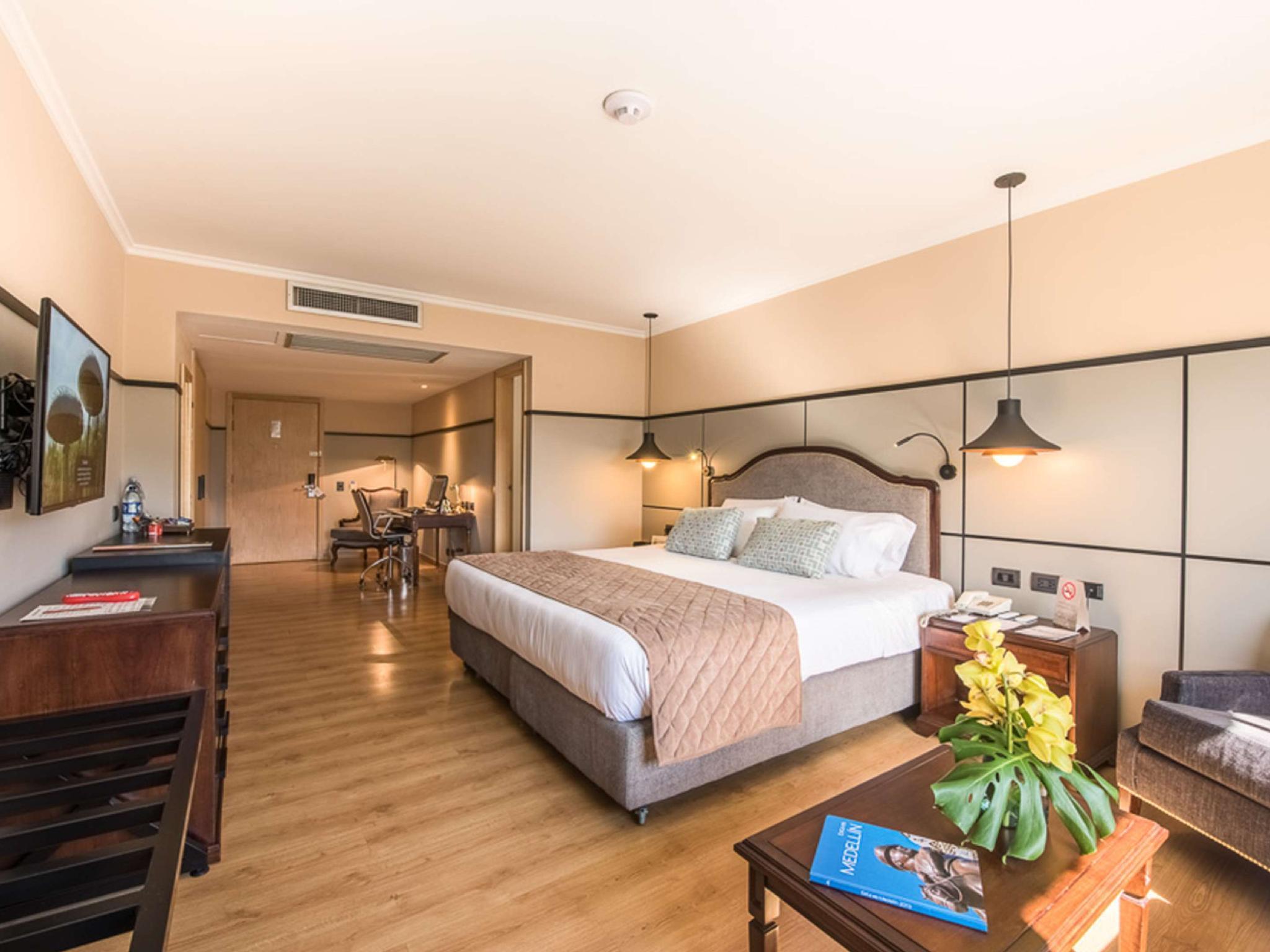 Poblado Plaza Hotel 5*
