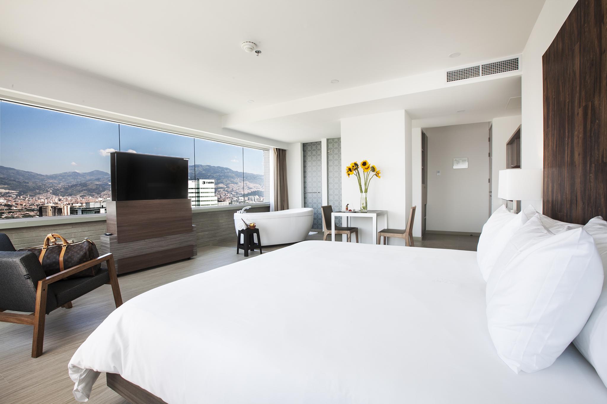 Hotel V Grand Hotel, A Member Of Radisson Individuals 4*