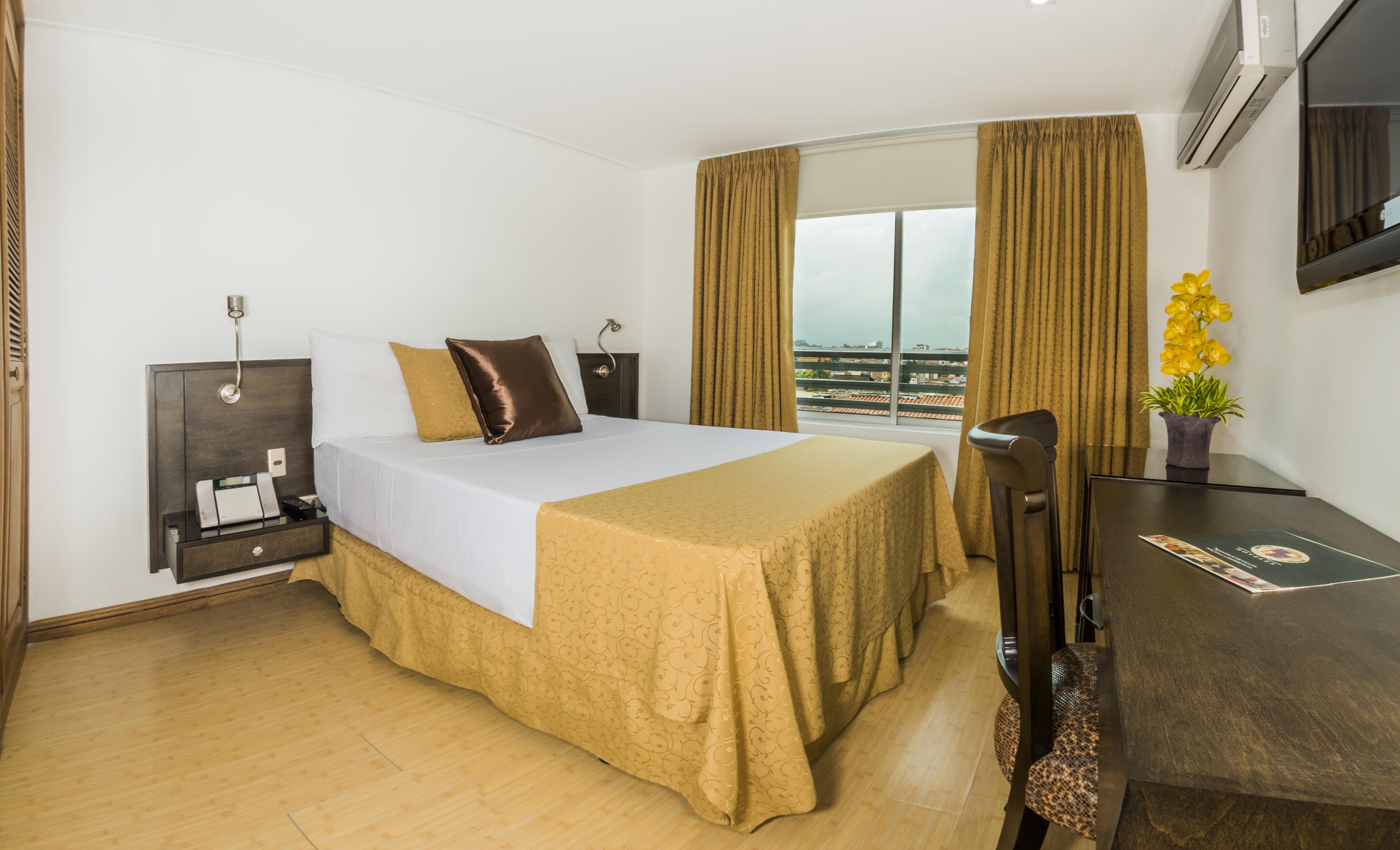 Egina 4* Medellin