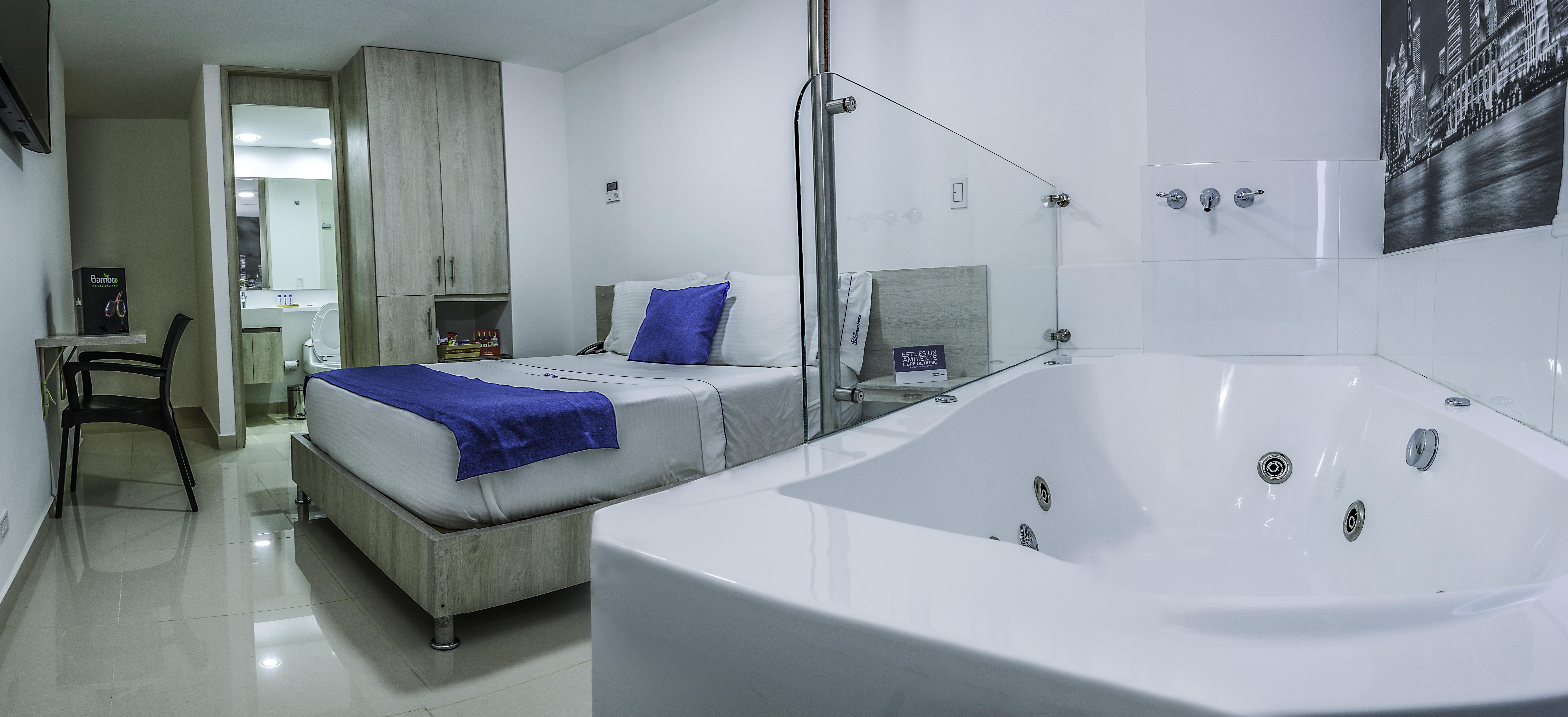 Laureles Plaza 4*