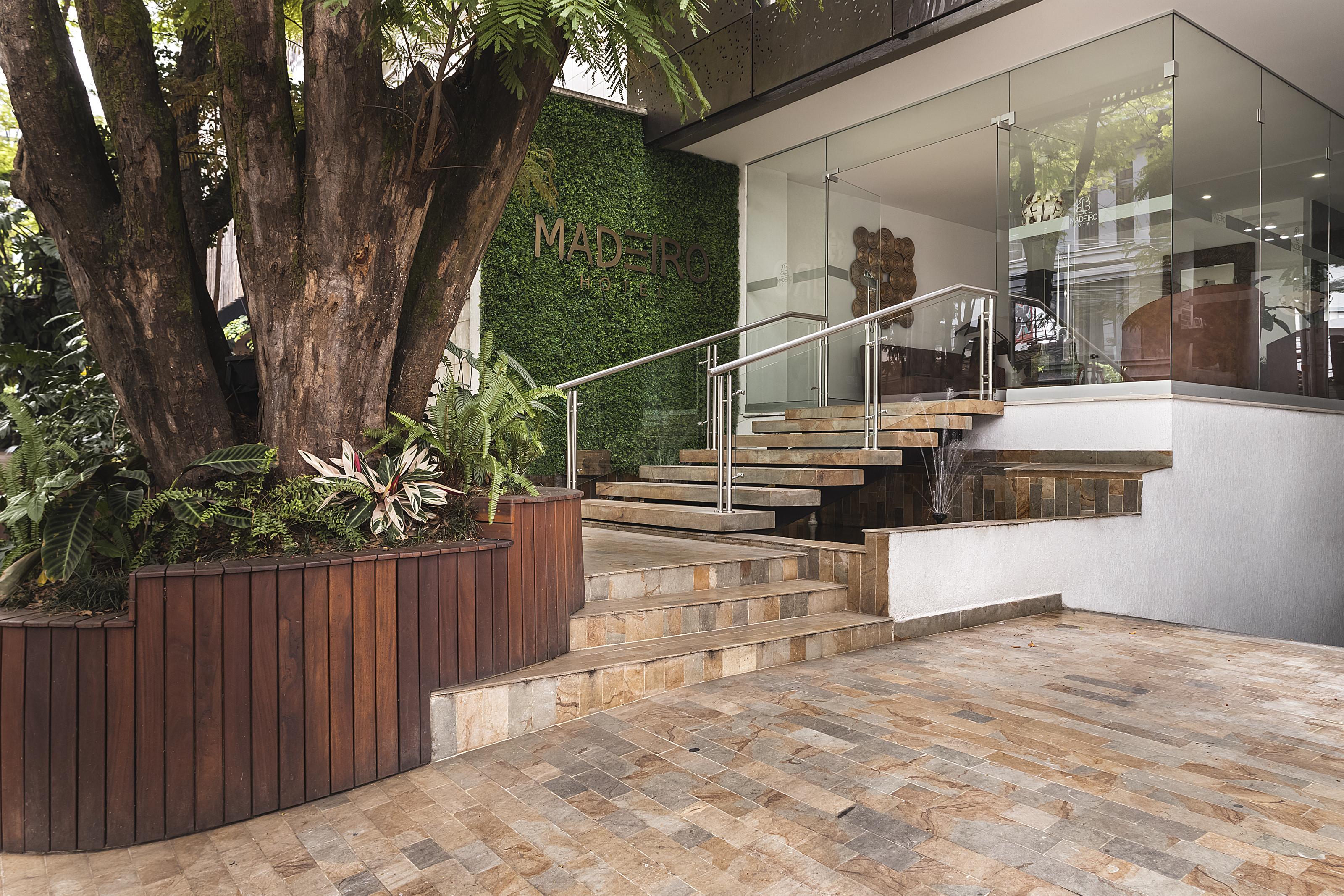 Madeiro Hotel 4*