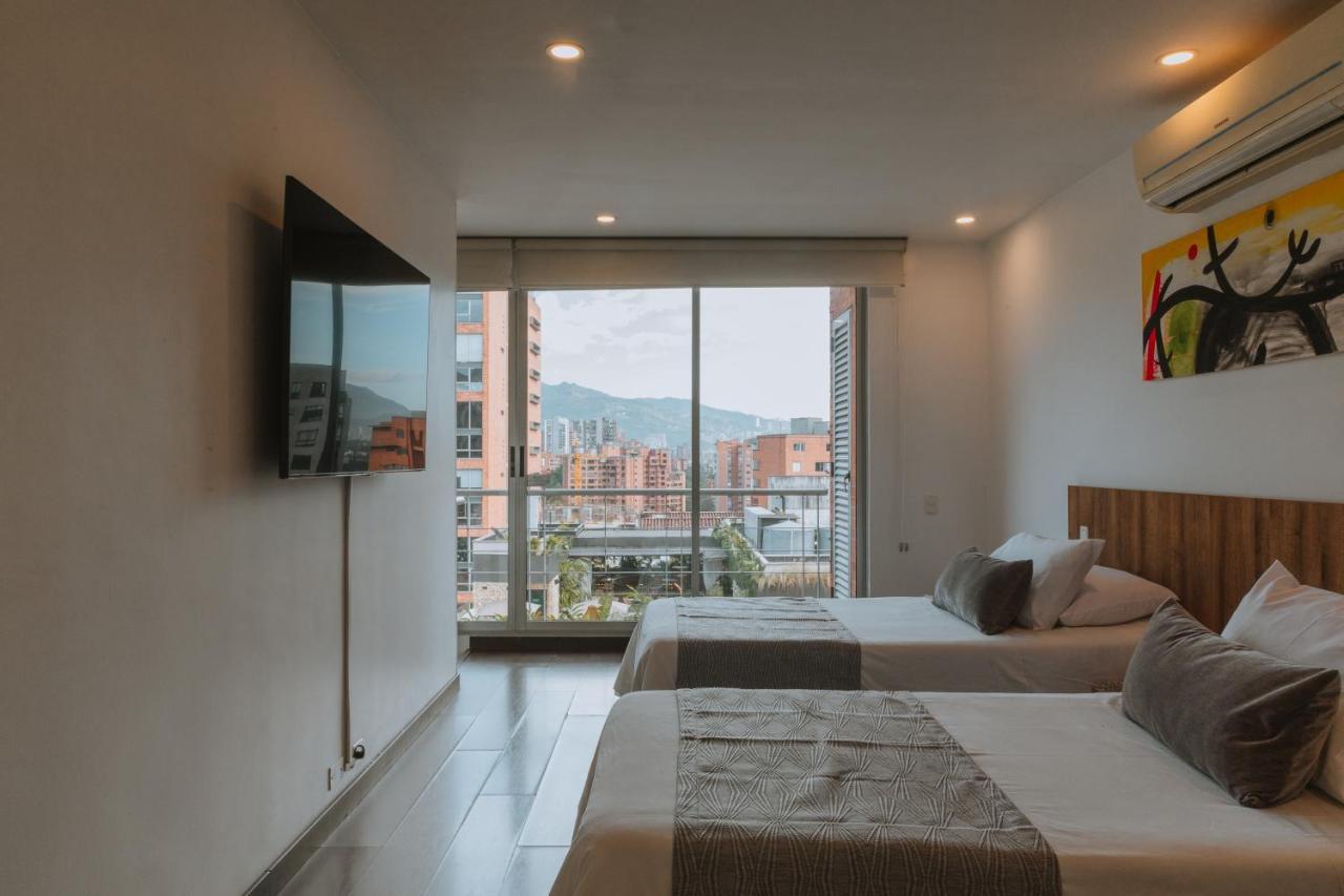 Travelers Orange 4*