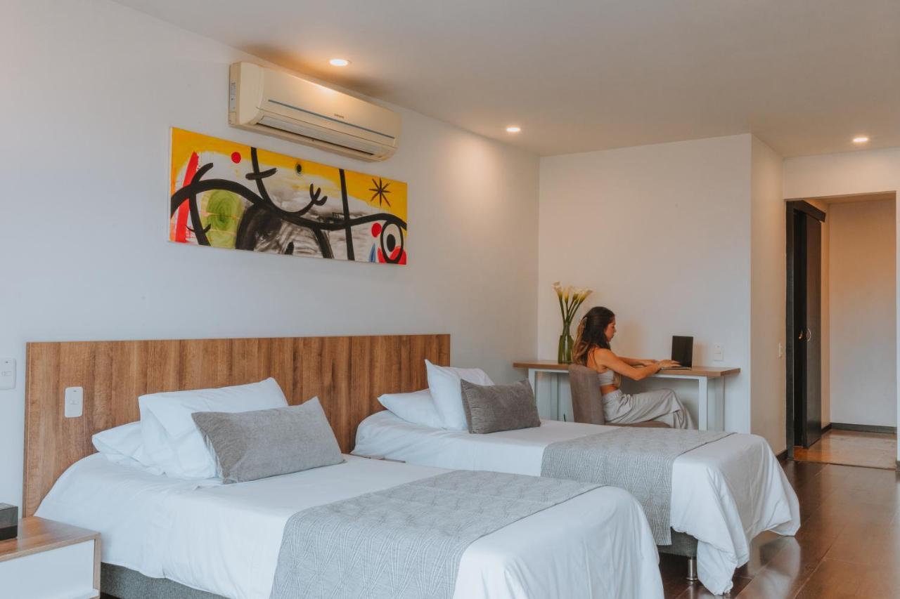 Travelers Orange Apartahotel 4*