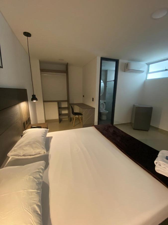 California 4* Medellín