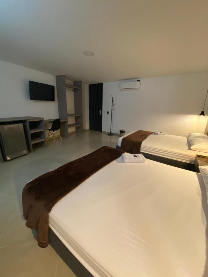 California 4* Medellín