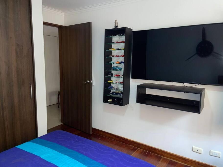 Apartamento Hermoso Apartamento En El Barrio El Poblado De Medellin, Exclusivo Y Elegante