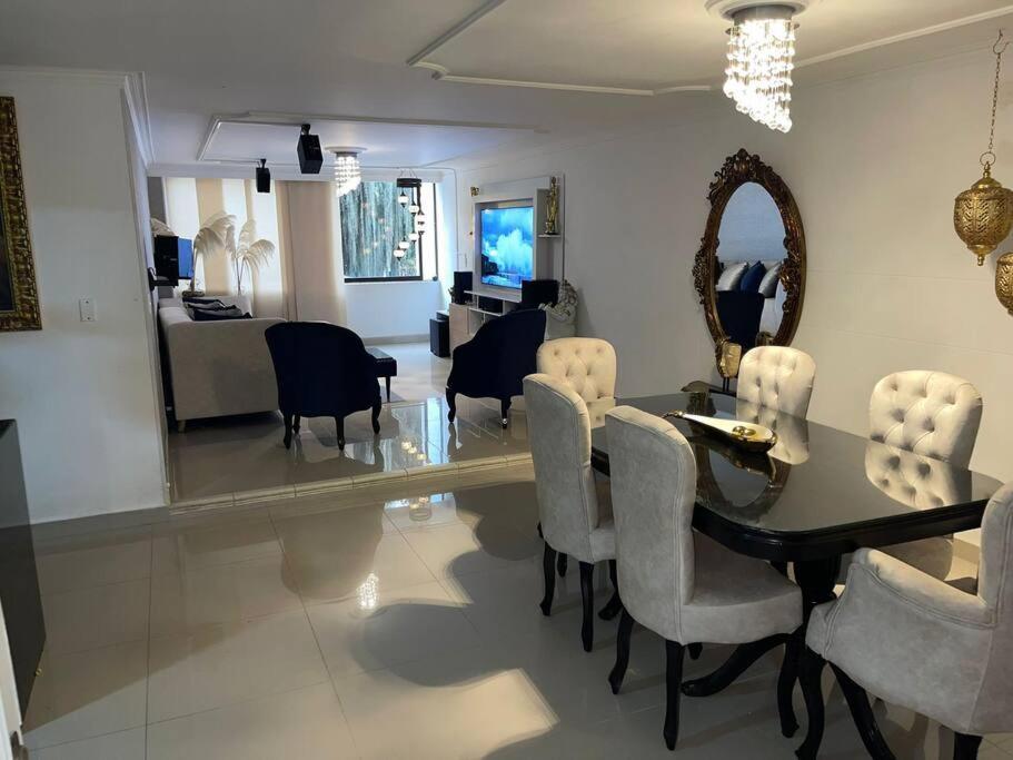 Apartamento Hermoso Apartamento En El Barrio El Poblado De Medellin, Exclusivo Y Elegante Medellín