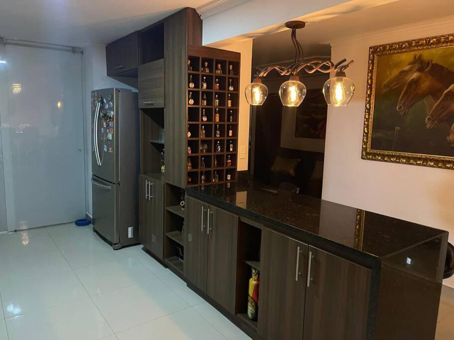 Hermoso Apartamento En El Barrio El Poblado De Medellin, Exclusivo Y Elegante Apartamento Medellín