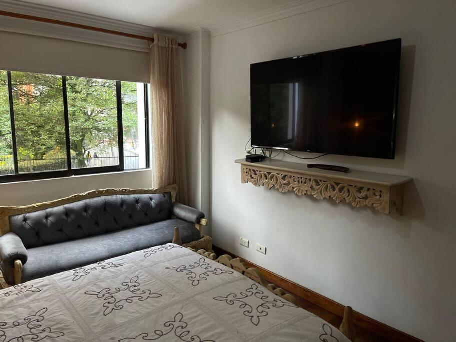 Apartamento Hermoso Apartamento En El Barrio El Poblado De Medellin, Exclusivo Y Elegante