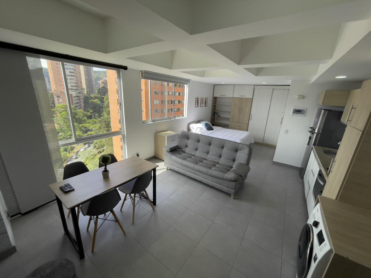 Apartamento Cozy In The Heart Of El Poblado, Free Parking, 24/7 Security